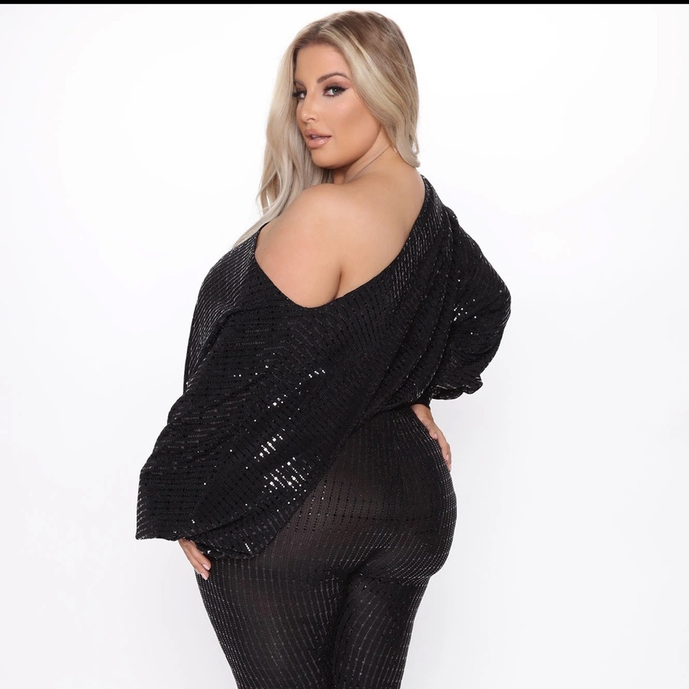 Brand new Fashion Nova sequence shirt and pant set.